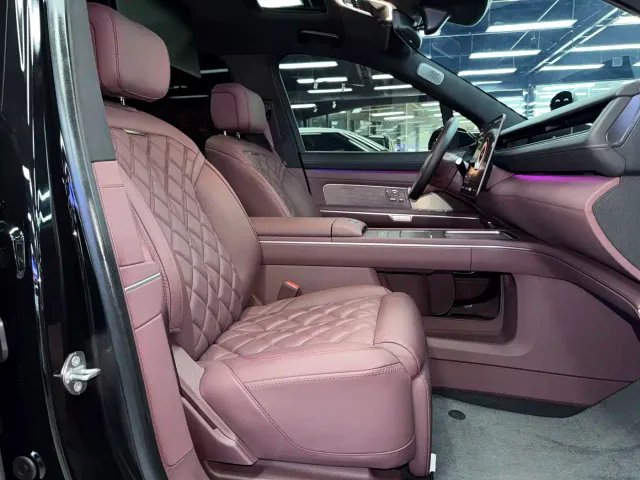Nio ES8 — Фото автомобиля 11