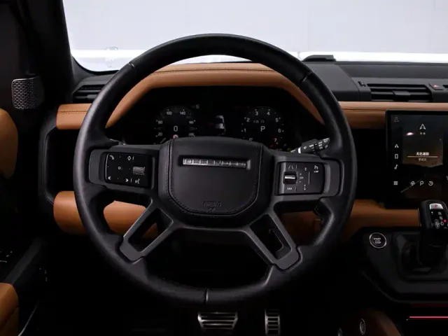 Land Rover Defender — Фото автомобиля 7
