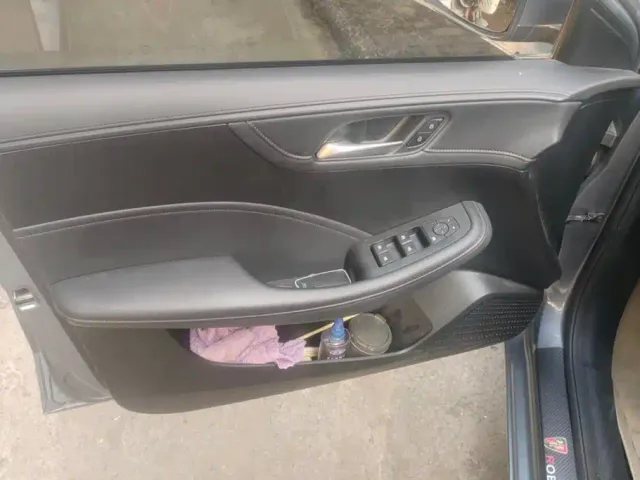 Roewe i5 — Фото автомобиля 7