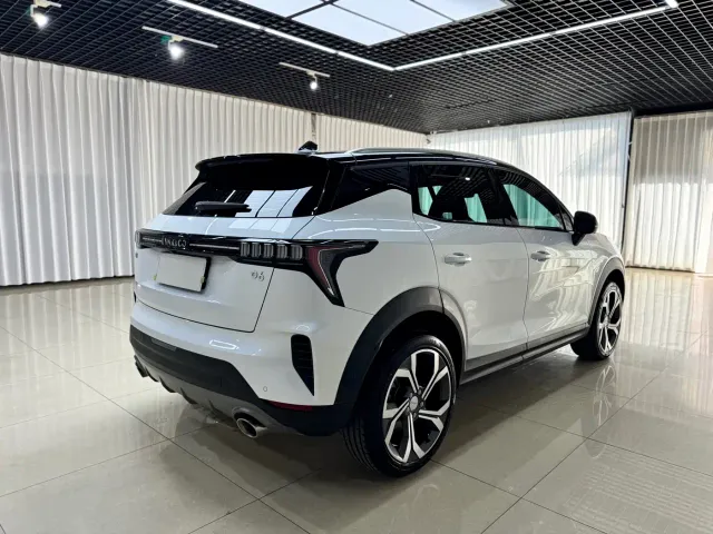 Lynk & Co 06 — Фото автомобиля 6