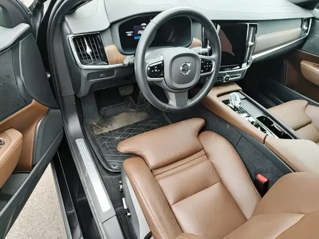 Volvo S90 — Фото автомобиля 20