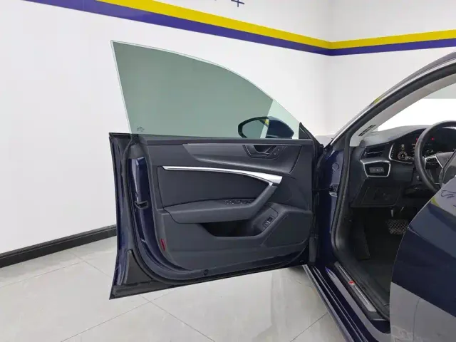 Audi A7L — Фото автомобиля 7
