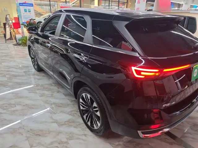 Bestune T77 — Фото автомобиля 4