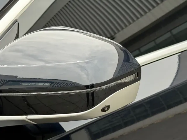 BMW 5 Series — Фото автомобиля 11
