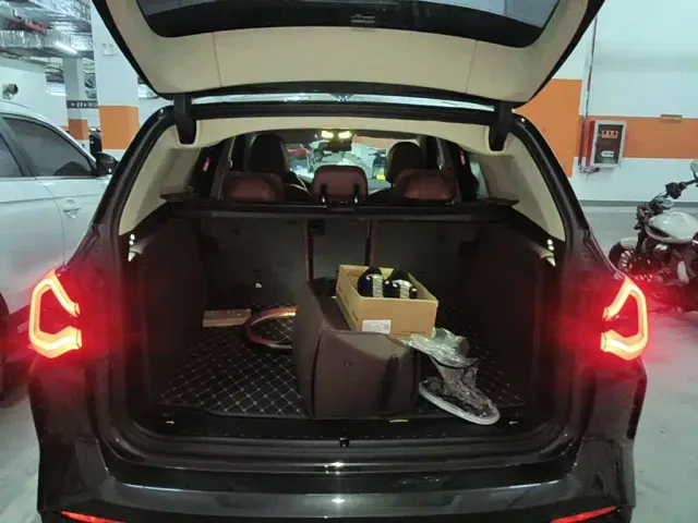 BMW iX3 — Фото автомобиля 5