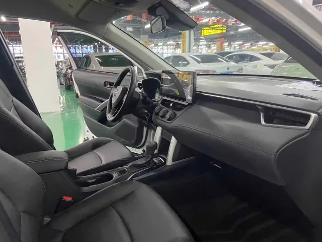 Toyota Corolla Cross — Фото автомобиля 7