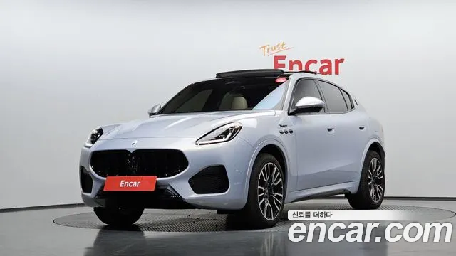 Фотография автомобиля — Maserati Grecale