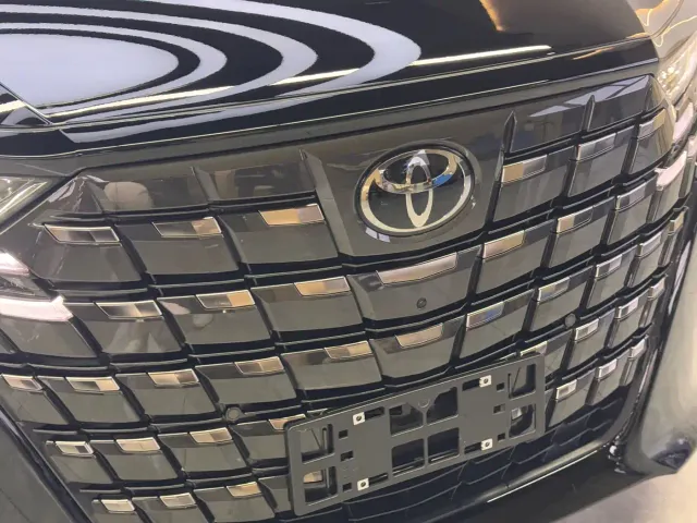 Toyota Alphard — Фото автомобиля 5