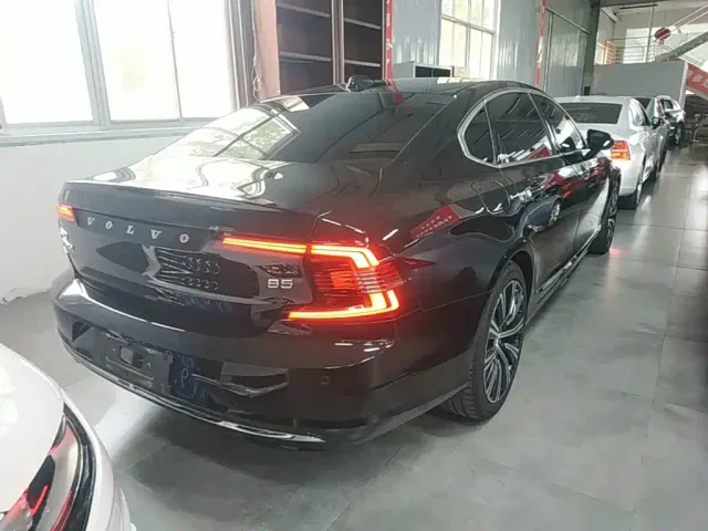 Volvo S90 — Фото автомобиля 6