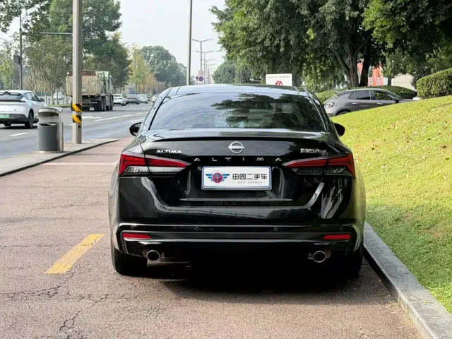 Nissan Teana — Фото автомобиля 5