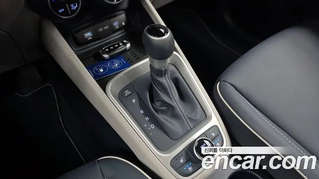 Hyundai Venue — Фото автомобиля 12