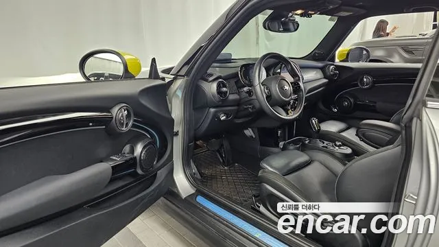 MINI Cooper Electric — Фото автомобиля 10