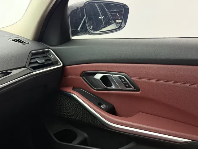 BMW 3 Series — Фото автомобиля 10