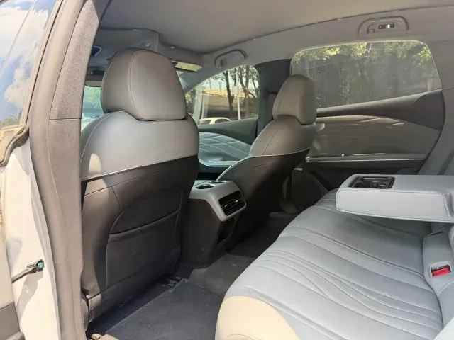 Geely Galaxy Galaxy E8 2024 550km RWD PRO — Фото автомобиля 4