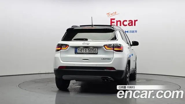 Jeep Compass Compass 2 поколение 2.4 Limited 2WD — Фото автомобиля 2