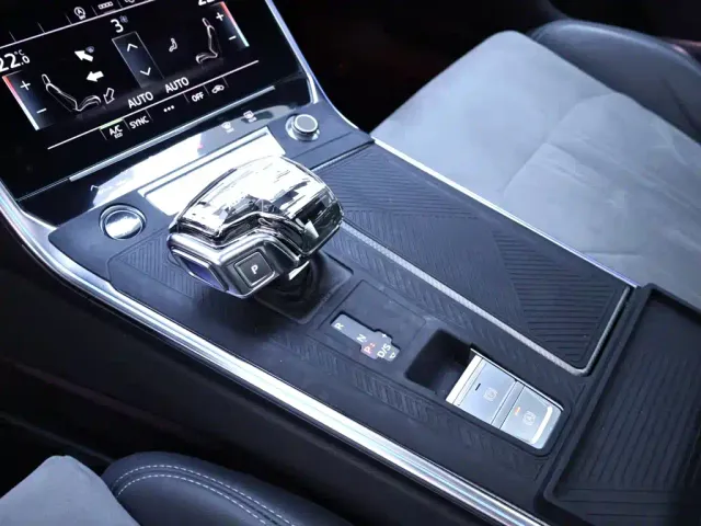 Audi A6L — Фото автомобиля 12