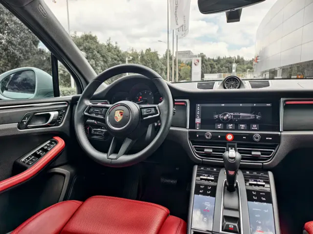 Porsche Macan — Фото автомобиля 17