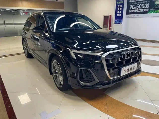 Audi Q7 — Фото автомобиля 3