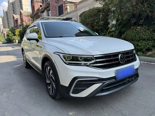 Volkswagen Tiguan L — Фото автомобиля 3