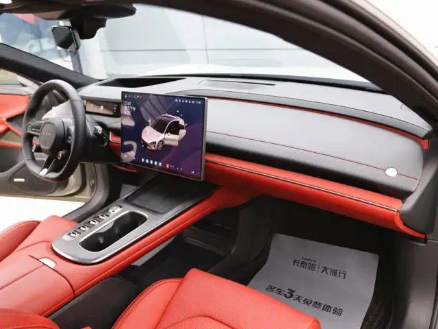 Xiaomi SU7 — Фото автомобиля 22