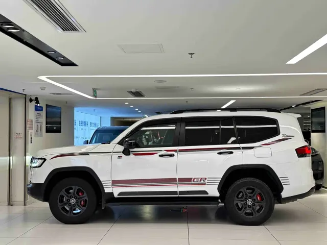 Toyota Land Cruiser — Фото автомобиля 4
