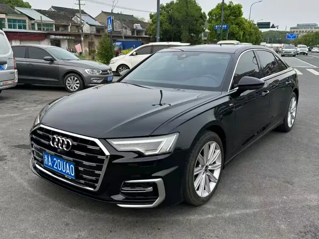 Фотография автомобиля — Audi A6L