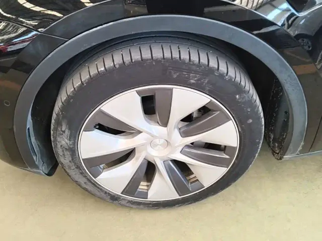 Tesla Model Y — Фото автомобиля 22
