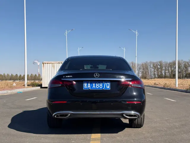 Mercedes-Benz E-Class — Фото автомобиля 5