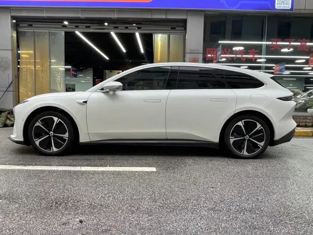 Nio ET5 Touring — Фото автомобиля 3