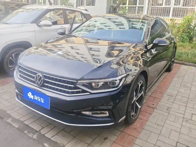 Фотография автомобиля — Volkswagen Magotan