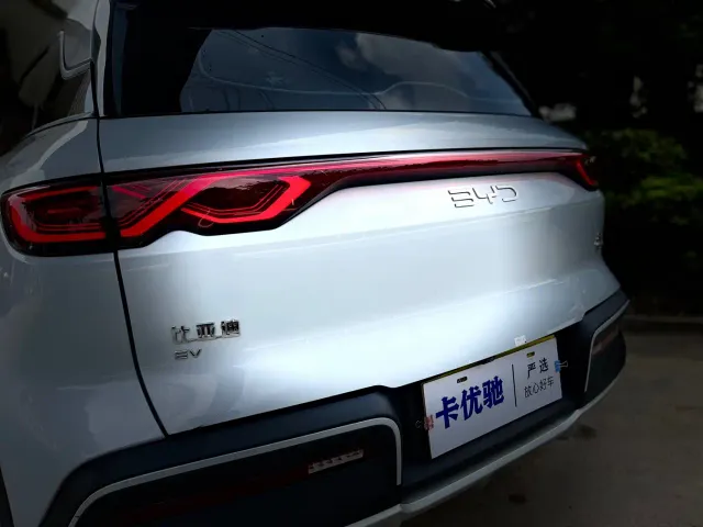 BYD Yuan UP — Фото автомобиля 22