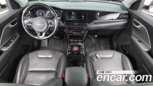 Kia Niro — Фото автомобиля 10