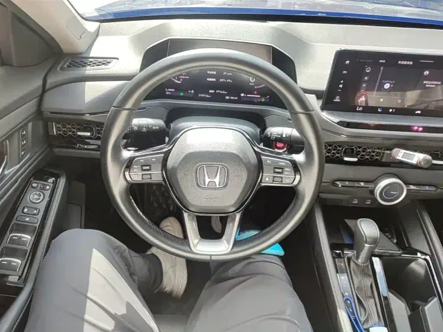 Honda Accord — Фото автомобиля 10