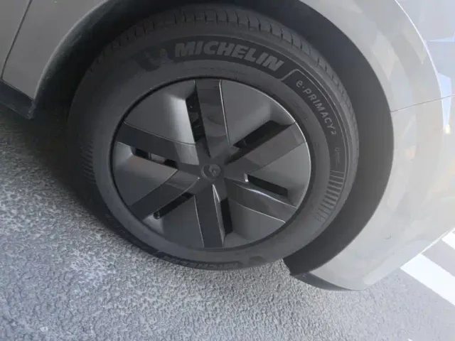 Li Auto Li Auto MEGA 2024 Ultra — Фото автомобиля 8