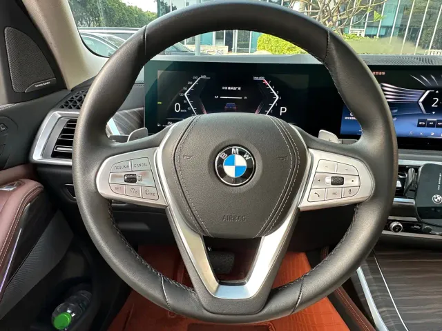 BMW X7 — Фото автомобиля 7