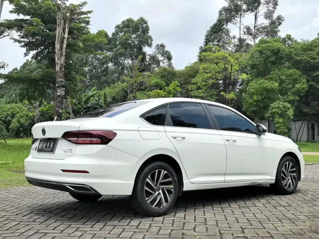 Volkswagen Lavida — Фото автомобиля 12
