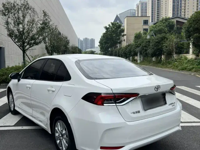 Toyota Corolla — Фото автомобиля 5