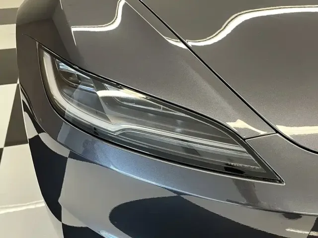 Tesla Model 3 — Фото автомобиля 9