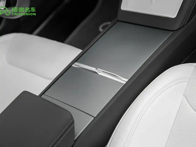 Tesla Model 3 — Фото автомобиля 19