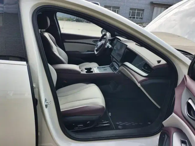 BYD Seal 07 DM-i — Фото автомобиля 8