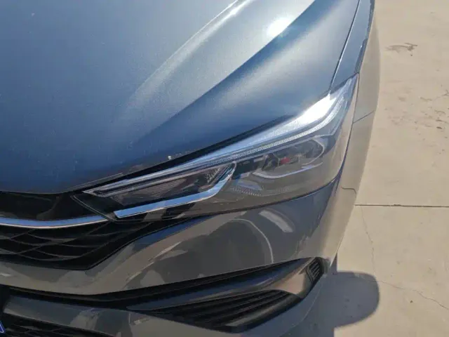 Roewe i5 — Фото автомобиля 5