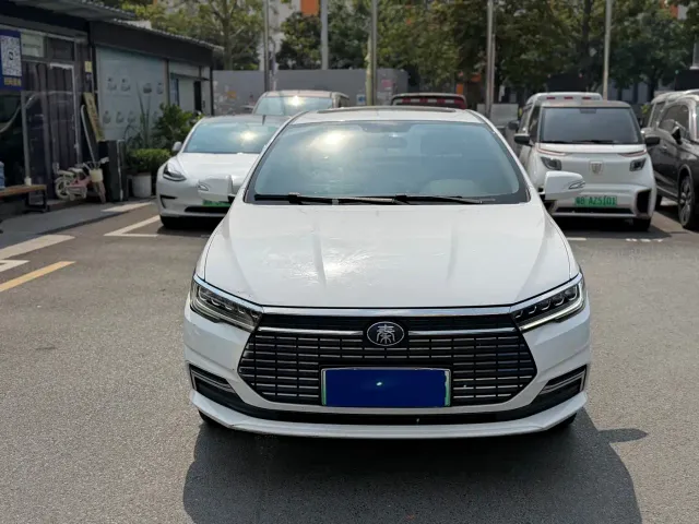 BYD Qin — Фото автомобиля 2