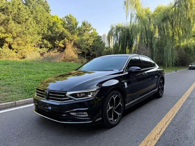 Фотография автомобиля — Volkswagen Magotan
