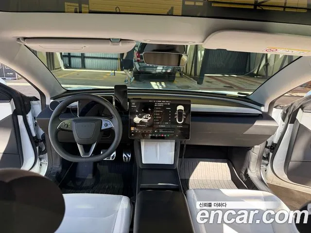 Tesla Model 3 — Фото автомобиля 8
