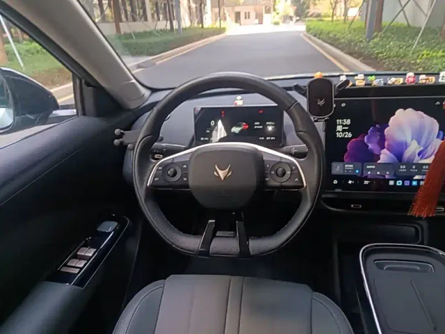Arcfox T1 — Фото автомобиля 10