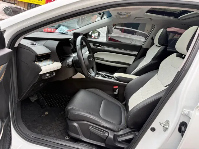 Geely Emgrand L — Фото автомобиля 7