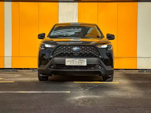 Toyota Corolla Cross — Фото автомобиля 2