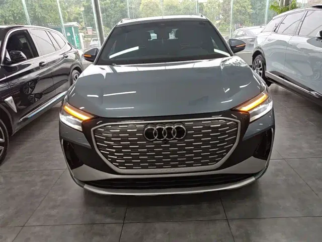 Audi Q4 e-tron — Фото автомобиля 2