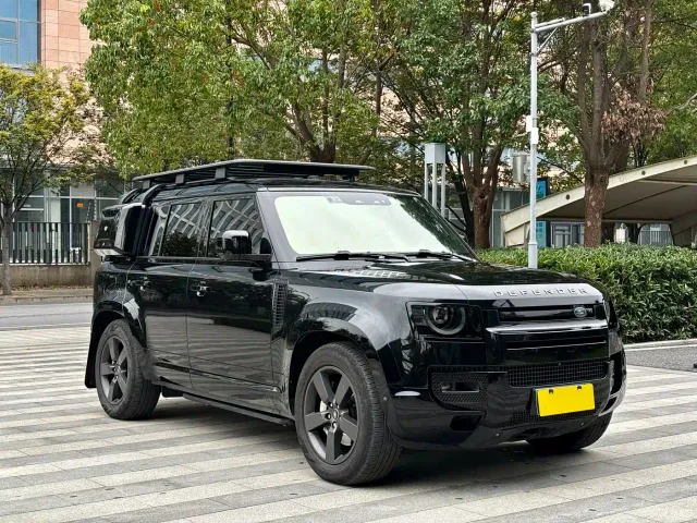 Land Rover Defender — Фото автомобиля 3