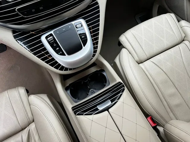Mercedes-Benz V-Class — Фото автомобиля 15